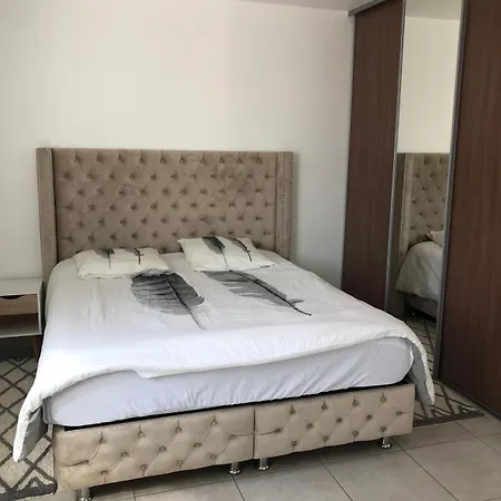 Charmante Maison Avec Parking 度假居